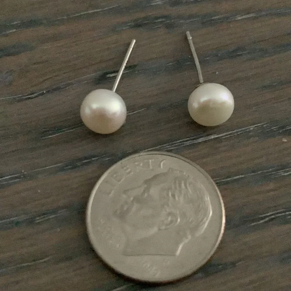 Men’s Small Freshwater Pearl Stud Earrings Silver Tone